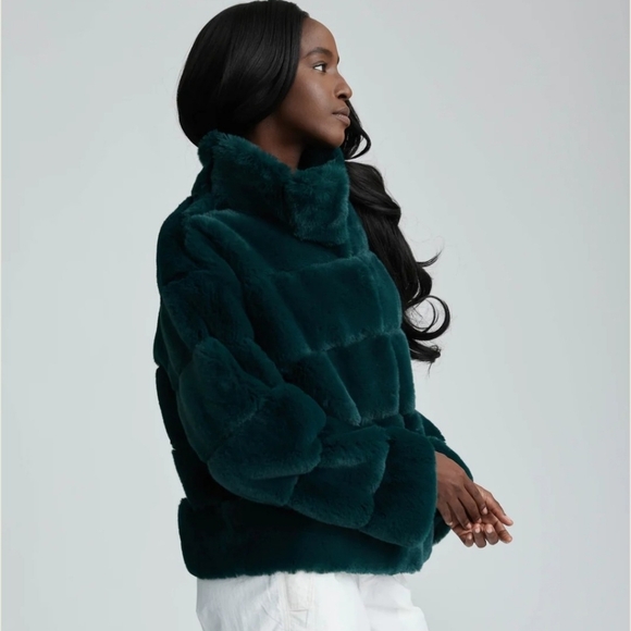 NVLT EVA HOLIDAY COAT SIZE L IN EMERALD GREEN COLOR - Picture 4 of 8